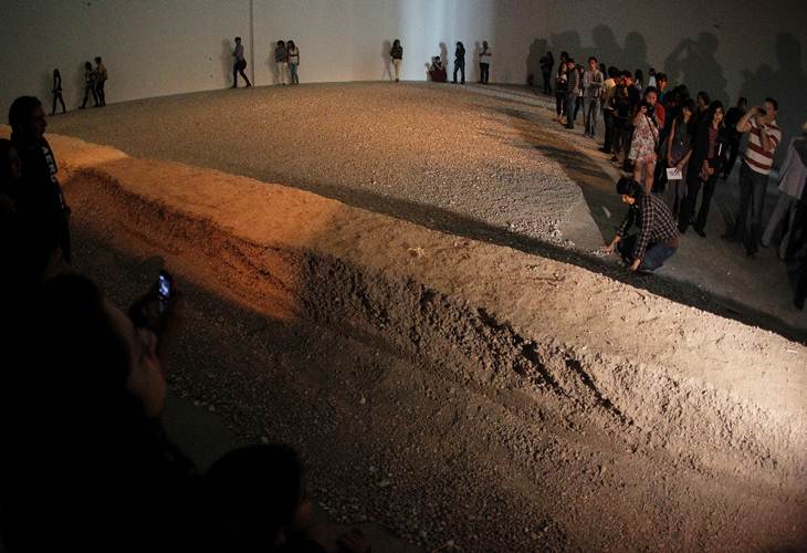 Figure 9. La promesa (The promise) (2012), sculpture installation view at the University Museum of Contemporary Art, by Teresa Margolles. An exhibition curated by Alejandra Labastida. Courtesy of Galerie Peter Kilchmann, Zürich, Switzerland.